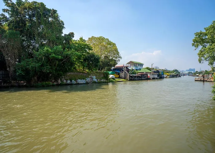Hotel Bangluang Boutique Nearby Wat Arun Bangkok