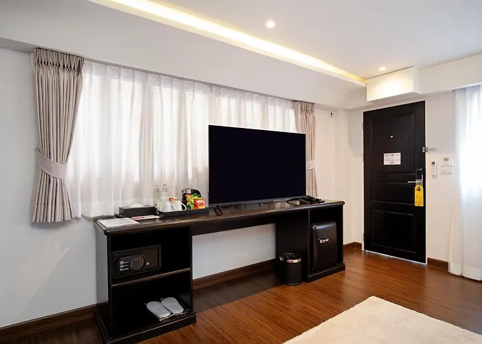 Bangluang Boutique Nearby Wat Arun Hotel 3*