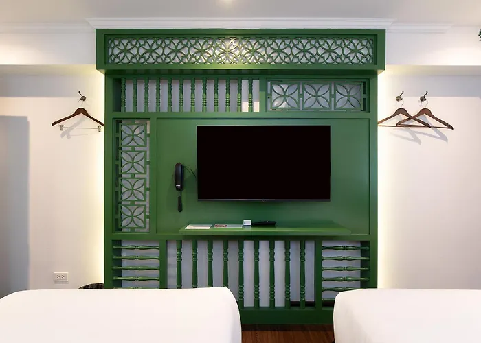 Hotel Bangluang Boutique Nearby Wat Arun 3*