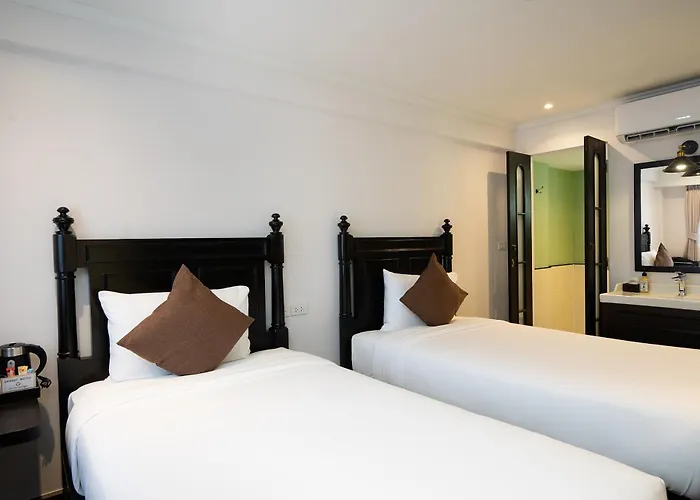 Bangluang Boutique Nearby Wat Arun Hotel