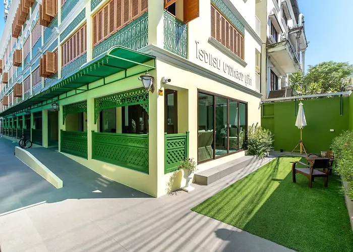 Hotel Bangluang Boutique Nearby Wat Arun Bangkok