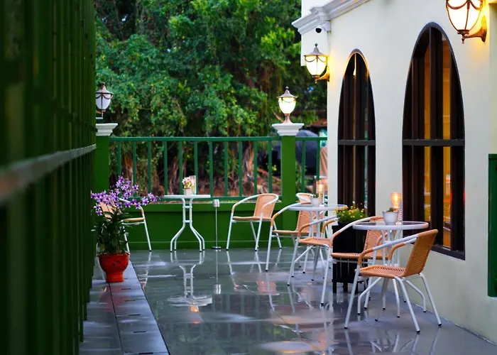 Hotel Bangluang Boutique Nearby Wat Arun 3*