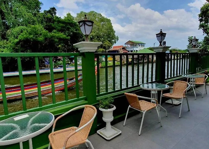 Hotel Bangluang Boutique Nearby Wat Arun Bangkok