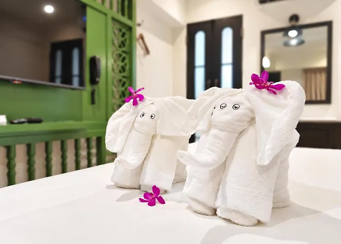 Hotel Bangluang Boutique Nearby Wat Arun 3*