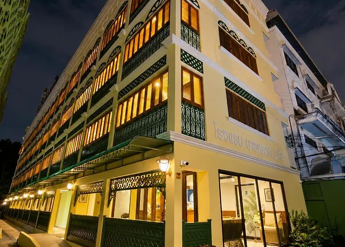 Bangluang Boutique Nearby Wat Arun Hotel