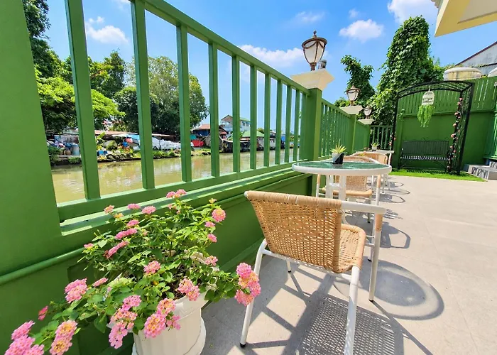 Bangluang Boutique Nearby Wat Arun 3*