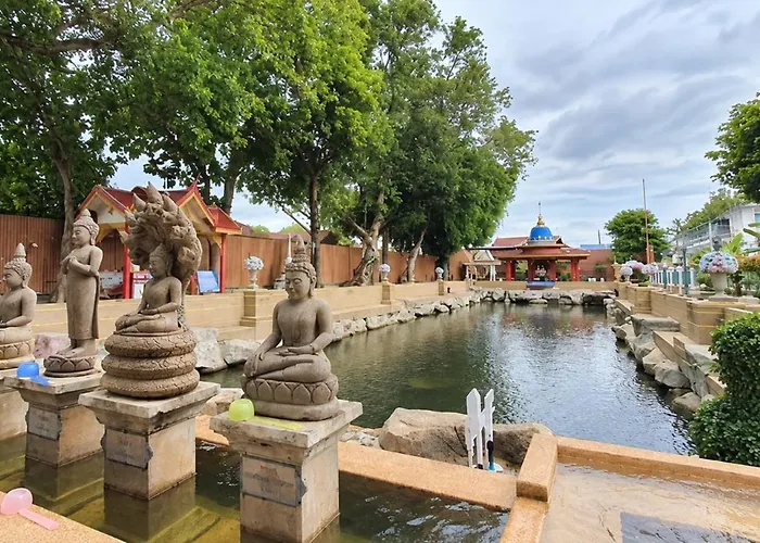 Bangluang Boutique Nearby Wat Arun 酒店 3*